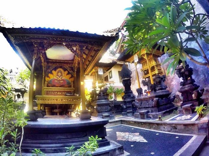 Tirta Yoga Inn Падангбай Екстериор снимка