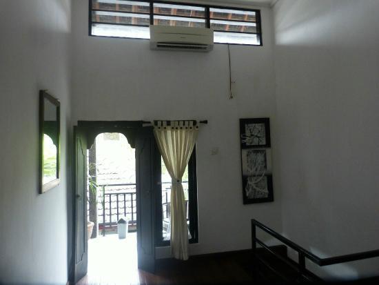 Tirta Yoga Inn Падангбай Екстериор снимка